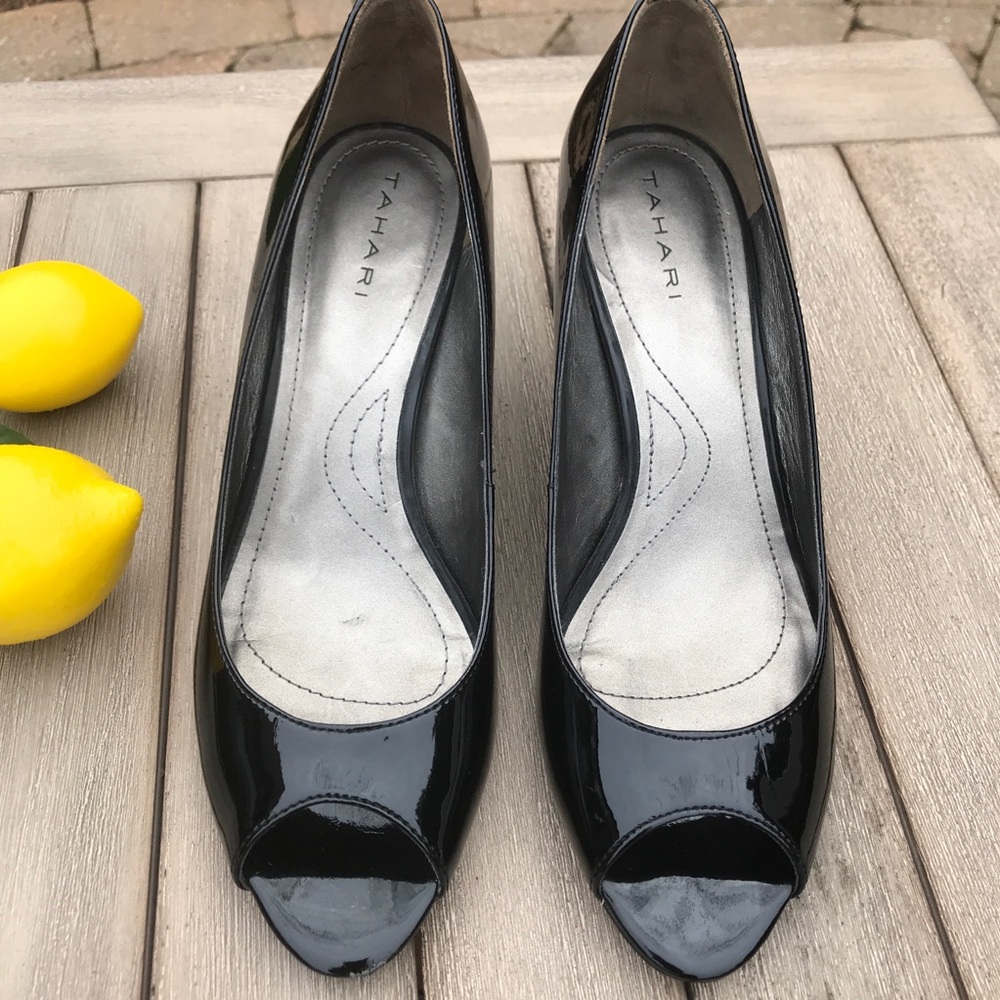 🍋Tahari Marie Pump